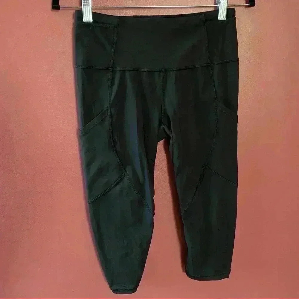 Lululemon Black Capris